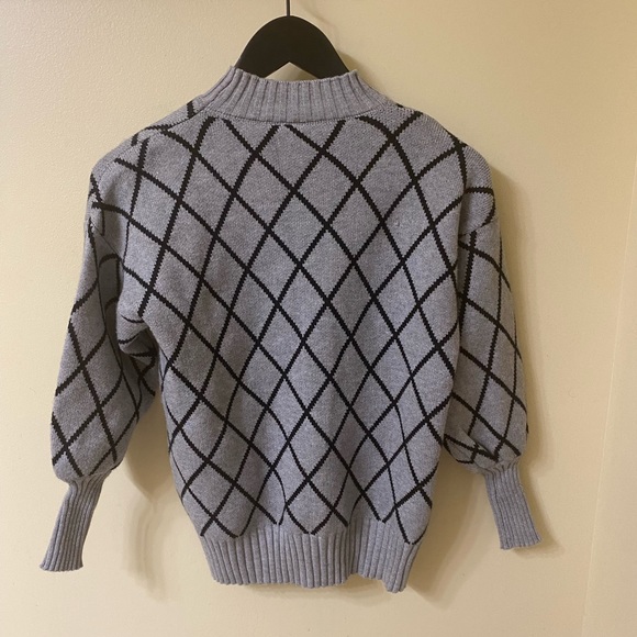 Unbranded Argyle Styled Grey Sweater- Size Small - Picture 2 of 2